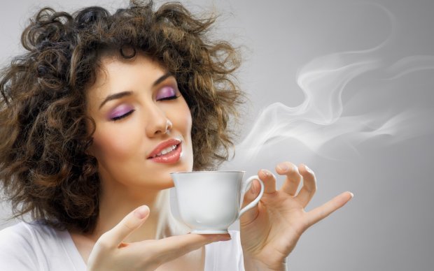 В результате анализа полученных данных специалисты установили, что частое употребление кофе женщинами приводит к уменьшению размера их груди